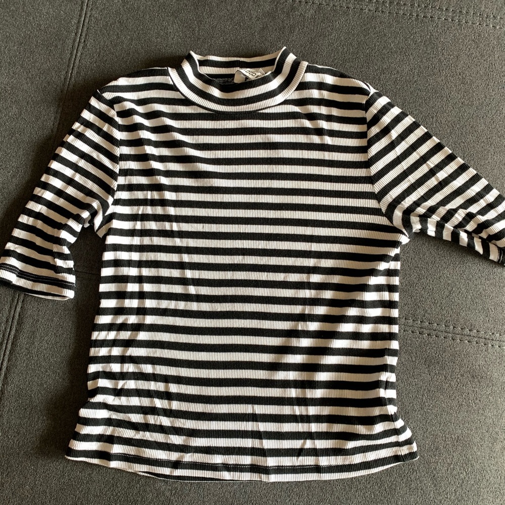 H&M black and white striped mock neck cropped top